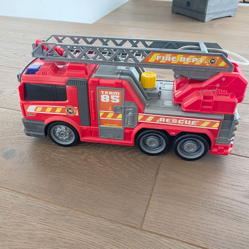 Feuerwehr Fire Fighter von Dickie Toys © Barbara Gaisböck / wunsch-kind.at