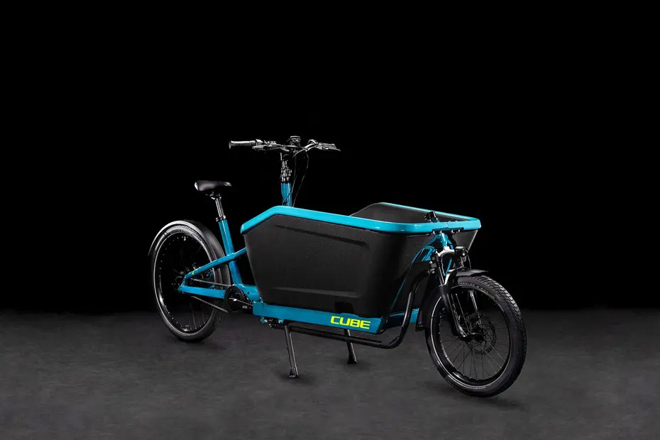 Lasten-Fahrrad-cargo-hybrid-500-2022 von Cube-schraeg