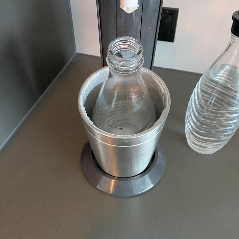 SodaStream Crystal 2.0 Wassersprudler - kinderleichter Einsatz der Glaskaraffen